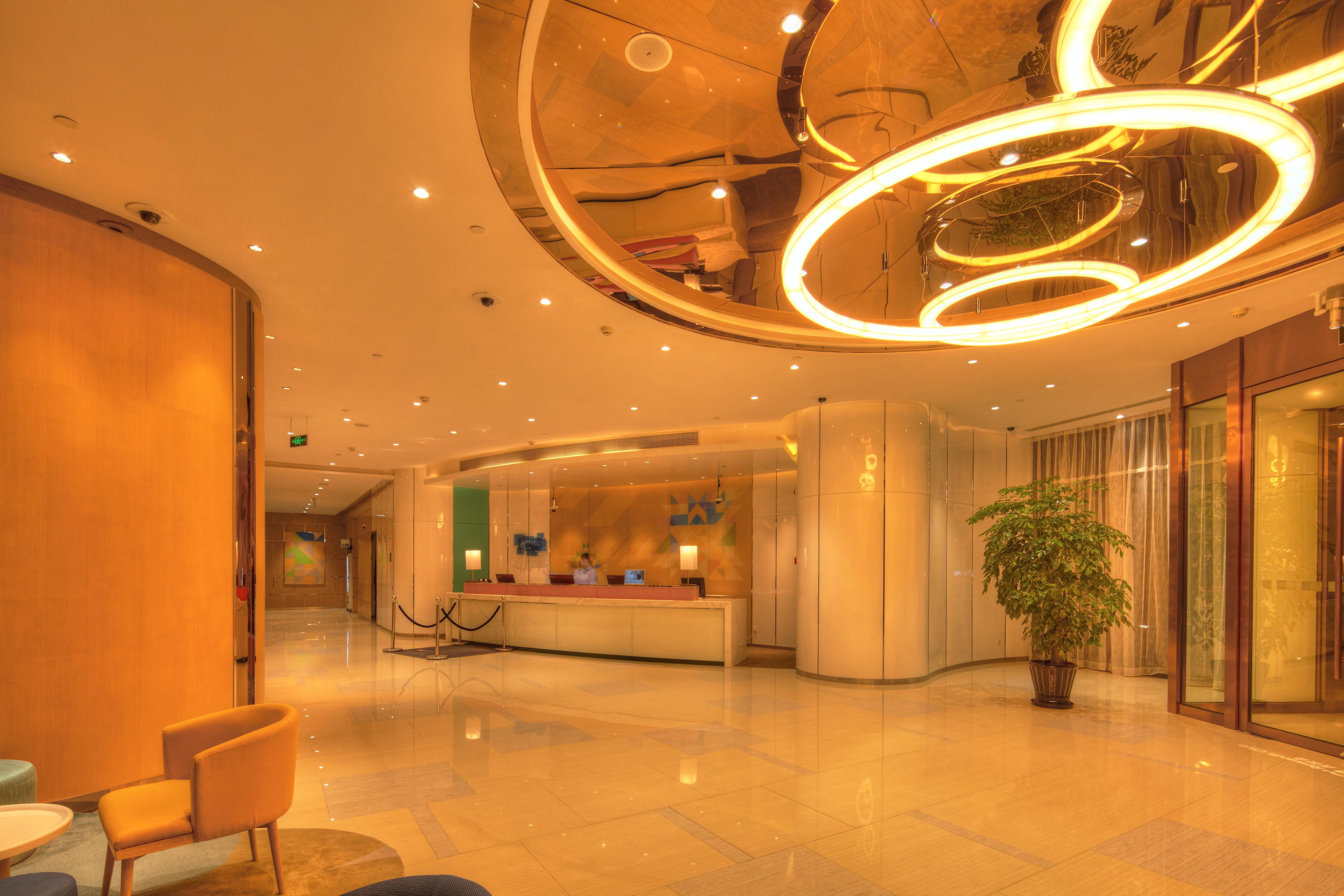 Holiday Inn Express Shanghai Zhenping By Ihg Exterior foto